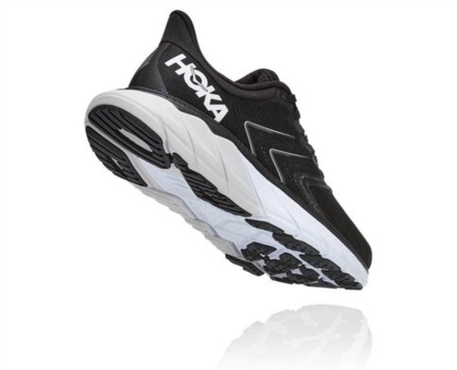 Hoka Arahi 5 Black White